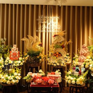 Toàn cảnh khu bày tráp lễ đính hôn rèm vàng đồng