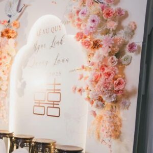 Gia tiên hồng đào cửa vòm chữ hỷ đồng tên Ngọc Linh Quang Luân hoa hồng đào rủ