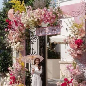 Lễ vu quy Hải Anh Minh Thông cổng hoa hồng cánh bướm quạt giấy trước biệt thự